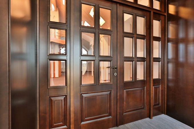 Эксклюзивные деревянные двери из массива дуба, лиственницы, сосны